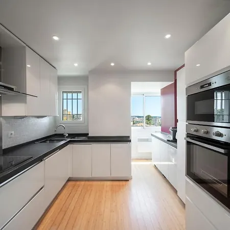 Ref 1918 - - Sea View Penthouse For Rent *