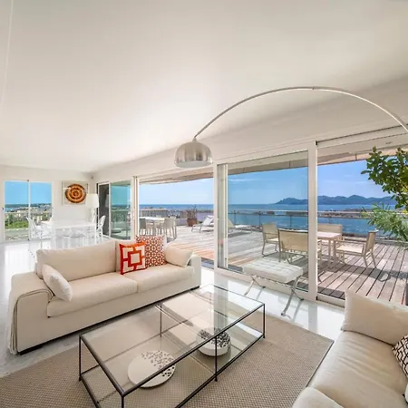 Ref 1918 - - Sea View Penthouse For Rent * Κάννες